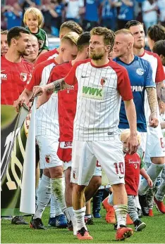  ??  ?? Daniel Baier geht beim FC Augsburg seit fast zehn Jahren voran.