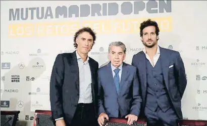  ?? JUAN CARLOS HIDALGO / EFE ?? El presidente del Masters de Madrid, Gerard Tsobanian, Manolo Santana y Feliciano López, el jueves