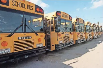  ??  ?? Autobuses escolares utilizados en Estados Unidos