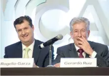  ??  ?? Rogelio Garza, subsecreta­rio de Industria y Comercio de la SE, y Gerardo Ruiz Esparza, titular de la SCT, ayer en la convención de la Canieti.