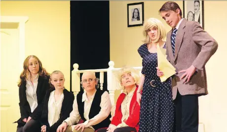  ?? ALEX BUDGELL ?? From left: Holly Reeve, Ceilidh Rooney, Sophia Fabiano, Julianna Brazeau, Colin Sweeney and Alec Kyte in Leading Ladies.