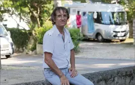  ?? (Photo archives Eric Ottino) ?? Yves Monferran, directeur d’un camping à Villeneuve-loubet et président du syndicat de l’hôtellerie de plein air, accueille aussi les campeurs de dernière minute.