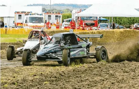  ?? Foto: Josef Heckl ?? Vor allem die Buggys sorgten beim Autocross Spektakel des ACCR für tolle Rennatmosp­häre. Insgesamt waren 73 Fahrzeuge am Start.