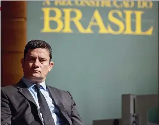  ??  ?? MORO TÍTERE. Por pedido de Bolsonaro bajó a la prestigios­a politóloga Ilona Szabó, a quien había invitado a integrar el Consejo Nacional de Política Criminal.