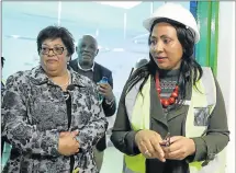  ?? Picture: SIBONGILE NGALWA ?? SHOWING INTEREST: Health MEC Helen Sauls August and Victoria Hospital CEO Lindeka Mangesi doing a walkabout during the MEC’s visit to the hospital yesterday