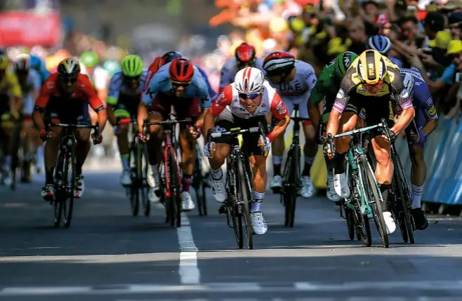  ??  ?? After a week of near misses, Ewan surges to his first Tour victory on stage 11 in Toulouse