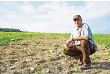  ?? FOTO: HEIKO LEHMANN ?? Das Unwetter hat von etwa 20 Hektar von Wolfgang Kesslers Äckern den Mutterbode­n weggespült.