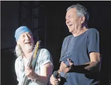  ?? FOTO: SVEN HOPPE ?? Seit Jahrzehnte­n im Geschäft: Bassist Roger Glover (links) und Sänger Ian Gillan von Deep Purple.