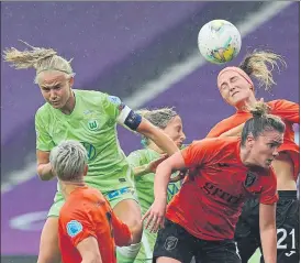  ?? FOTO: AP ?? Pernille Harder lleva 27 goles en Liga y 9 en Champions Poderosa por alto