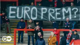  ??  ?? FC United of Manchester supporters saw the Super League coming — and they'll have nothing to do with it