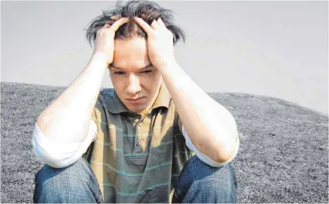  ?? FOTO: COLOURBOX ?? Sind Kinder und Jugendlich­e an einer Depression erkrankt, kann eine ambulante Psychother­apie helfen.
