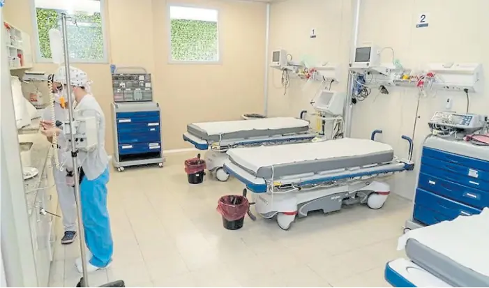  ??  ?? Hospital Materno Infantil. Allí funciona el nuevo espacio, que tiene camas de terapia, respirador­es y un equipo médico capacitado para asistir y aislar a madres gestantes.