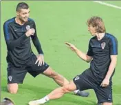  ?? UTPAAL SORKKAR ?? Modric (R) shares a lighter moment with Kovacic.