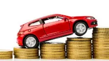  ??  ?? SHOP AROUND: Compare insurance quotes to cut costs