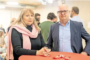  ?? FOTO: RENE MEINIG ?? Müssen sich nach dem SPD-Nein im Landtag zum AfD-Verbotsver­fahren Vorwürfe der Basis anhören: Die beiden SPD-Vorsitzend­en Petra Köpping und Henning Homann.