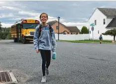  ?? Foto: dpa ?? Addison fährt jeden Tag mit einem gelben Schulbus.