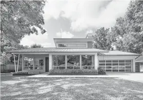  ?? Benjamin Hill Photograph­y ?? This home at 8725 Banzer will be on the 2018 AIA Houston Home Tour.
