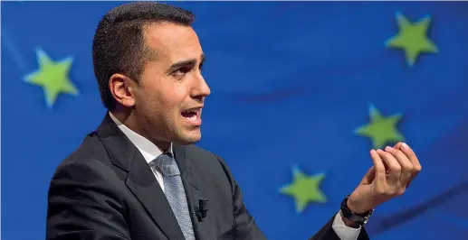  ??  ?? In Tv Luigi Di Maio, 29 anni, vicepresid­ente della Camera ed esponente del direttorio M5S, ieri in studio a In mezz’ora su Rai 3, ospite di Lucia Annunziata: ha discusso anche di Russia e Brexit (Benvegnù
Guaitoli)