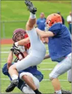  ?? SAM STEWART - DIGITAL FIRST MEDIA ?? Pottsgrove’s Adam Girafalco makes a catch in traffic for Team Freedom.