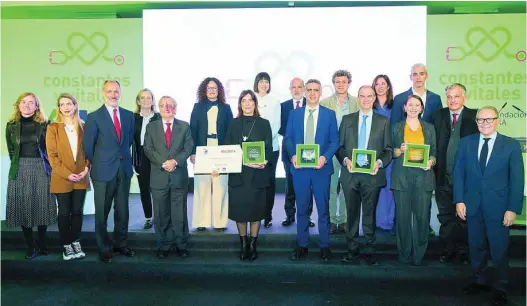  ?? ATRESMEDIA ?? Foto de familia de los premiados y el jurado junto a Diana Morant, ministra de Ciencia e Innovación, en el centro de la imagen