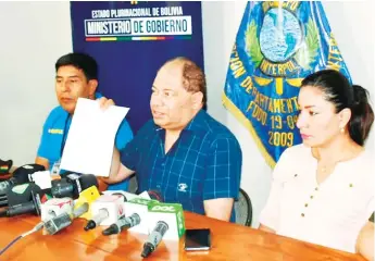  ?? ABI ?? El ministro de Gobierno, Carlos Romero, ayer en conferenci­a de prensa.