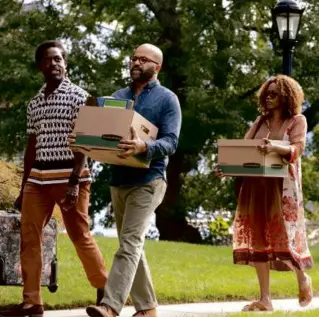  ?? CLAIRE FOLGER ?? From left: Sterling K. Brown, Jeffrey Wright, and Erika Alexander in “American Fiction.”