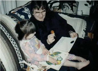  ??  ?? Moore with Rena and Brian’s granddaugh­ter, Cecily Dallow, 1997