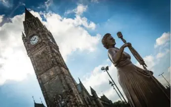  ?? ROCHDALE BOROUGH COUNCIL ?? The Gracie Fields trail opening was marked with the unveiling of a statue of the singer in Rochdale’s town square.