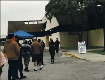  ?? PHOTOS BY TOM WRIGHT — MONTEREY HERALD ?? The two-day Natividad clinic at Alvarez High vaccinated a total of 7,889 residents over the weekend.