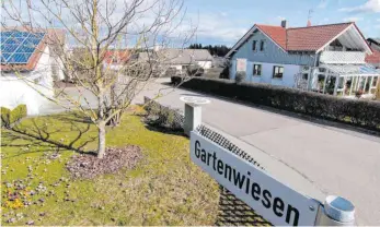  ?? FOTO: SORG ?? In den Gartenwies­en in Hohenberg haben die Bürger selbst über einen wichtigen Punkt beim Ausbau ihrer Straße entschiede­n.