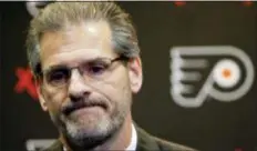  ?? MATT ROURKE — THE ASSOCIATED PRESS FILE ?? Flyers general manager Ron Hextall, speaking at a 2016 news conference in Voorhees, N.J., was called “unyielding” by team president Paul Holmgren.