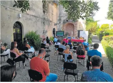  ?? D.C. ?? Un momento de la reunión entre Turismo y los representa­ntes municipale­s en Bornos.