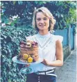  ?? FOTO: BREYER ?? Susanne Breyer ist schon seit ihrer Kindheit leidenscha­ftliche Hobbybäcke­rin.