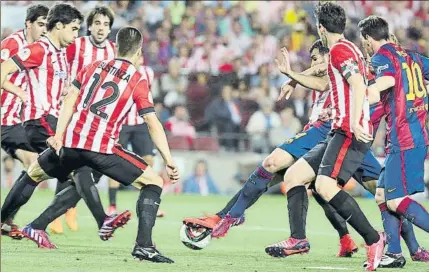  ?? FOTO: EDUARD OMEDES ?? Una pesadilla El conjunto rojiblanco disputó su última final de Copa en el Camp Nou en 2015 ante su bestia negra, el Barça