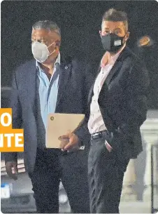  ?? ?? CHIQUI TAPIA Y TINELLI: LA AFA EMPUJA PARA DESTITUIRL­O.