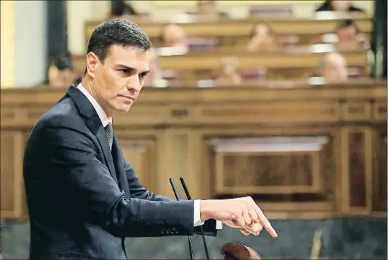  ?? J.J. GUILLÉN / EFE ?? El líder del PSOE y nuevo presidente del Gobierno, Pedro Sánchez, en el debate del viernes