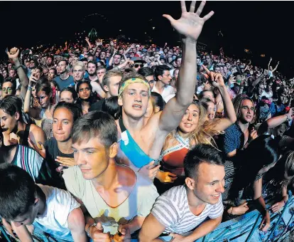  ??  ?? 50.000 Besucher täglich werden wie jedes Jahr beim Frequency-Festival in St. Pölten erwartet. Dabei geht es gar nicht so sehr um Musik, sondern um einen schön exzessiven Ferienausk­lang.