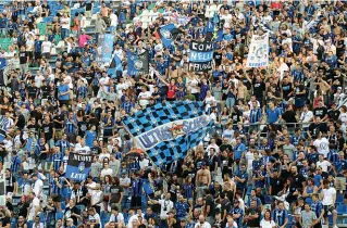  ??  ?? In trasferta Grande entusiasmo dei tifosi nerazzurri ieri al Mapei Stadium di Reggio Emilia