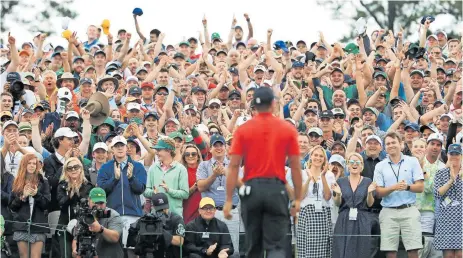  ?? [Getty Images] ?? Hype um Tiger Woods: Schlägt der Golfsupers­tar beim 88. Masters in Augusta ab?