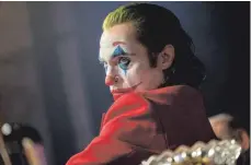  ?? FOTO: WARNER BROS. ?? Joaquin Phoenix spielt in „Joker“den Killer-Clown.