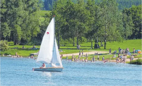  ?? FOTO: ARCHIV/MARTIN BAUCH ?? Der Bucher-Stausee gehört zu den acht getesteten Badeseen im Ostalbkrei­s, die eine ausgezeich­nete Wasserqual­ität vorweisen.