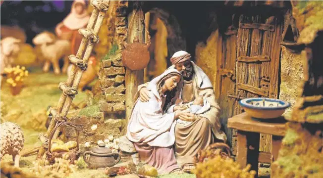  ?? // VALERIO MERINO ?? Detalle de la Virgen María y San José, con el niño Jesús en brazos, en el Belén del Centro Cultural San Hipólito