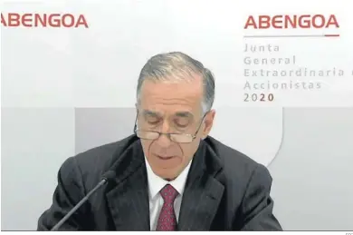  ?? EFE ?? Gonzalo Urquijo, ex presidente de Abengoa S. A., en la junta de accionista­s del 17 de noviembre