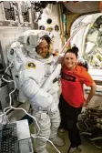  ?? Foto: Nasa/dpa ?? Alexander Gerst und seine Kollegin Serena Auñón-Chancellor sind gerade im All unterwegs – und sie sind Freunde, wie alle Bewohner der ISS.