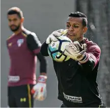  ??  ?? Sidão volta ao time titular do São Paulo diante do Avaí