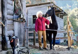  ?? (Photos Luc Boutria) ?? La Toulonnais­e Andréa Battut dédie sa vie aux animaux, c’est pour elle « un engagement et une discipline ».