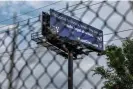  ?? ?? A sign just over the Missouri-Illinois border welcomes women to Illinois, where abortion is legal, unlike in the neighborin­g state of Missouri. Photograph: Evelyn Hockstein/Reuters