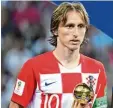  ?? Foto: dpa ?? Luka Modric erhielt den Goldenen Ball als bester Spieler der WM.