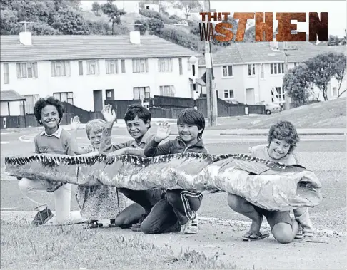  ?? Photo: IAN MACKLEY DOMINION POST COLLECTION (ATL REF: EP/
1985/1011/17A-F) ?? The one that didn’t get away: Champion Street children pose with the Watercress Tuna, February 1985. From left, Onekura John, Serena
Beirne, Anthony Tinirau, Matthew Aiono and Kim Lister.