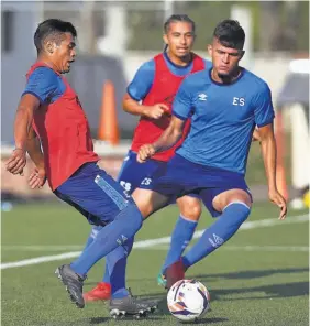  ??  ?? Trabajo. La selección mayor regresa a la actividad este lunes.